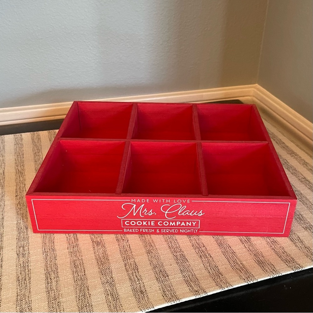 Mrs Claus Red Wooden Hot Chocolate Bar - Christmas - Cookie